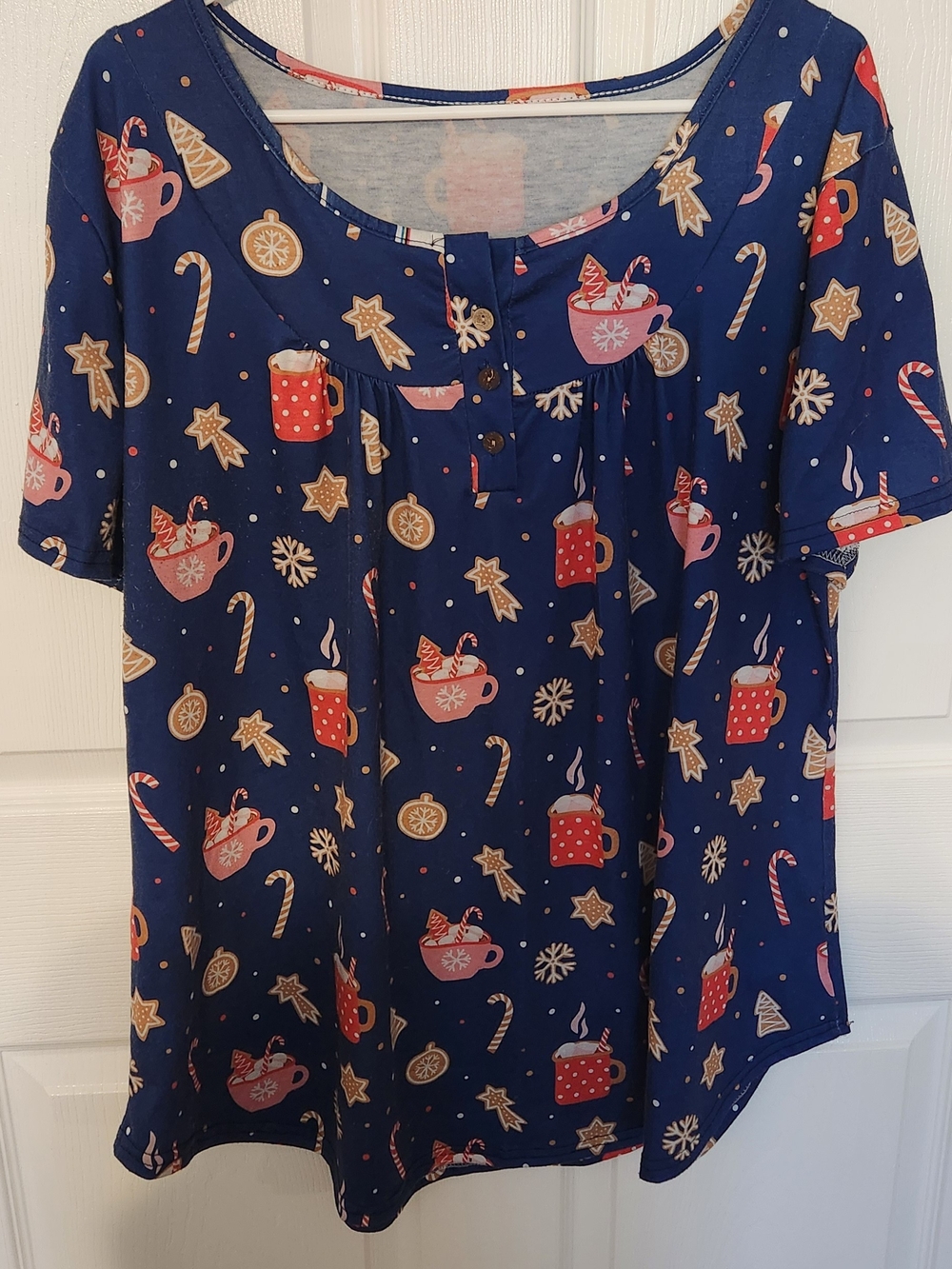 Women’s Navy Holiday Print Short Sleeve Top